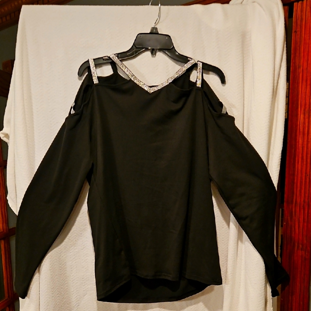 Elegant Black Cold Shoulder Top